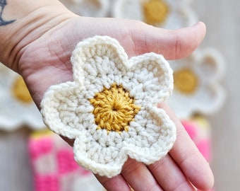 Crochet Book Sleeve Pattern: Daisy Flower Applique (PDF Download)