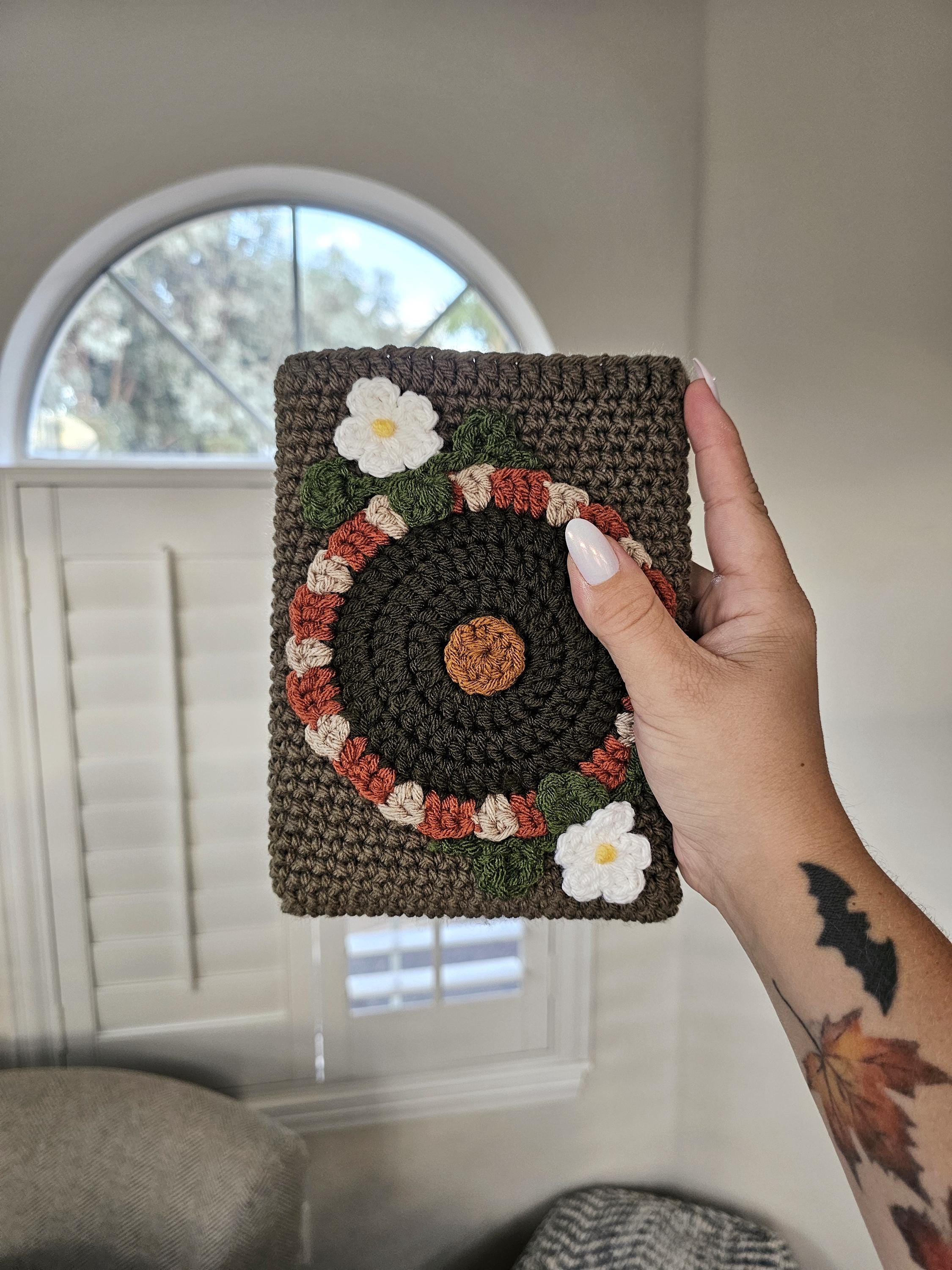 Hobbit Crochet Pattern, Book Sleeve Crochet Pattern, Cottagecore Crochet Purse Pattern, Renaissance Faire Crochet Pattern, Book Nerd Crochet