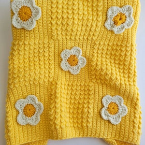 Checkered Puff Stitch Baby Blanket Crochet Pattern with Flower Applique (PDF Pattern)
