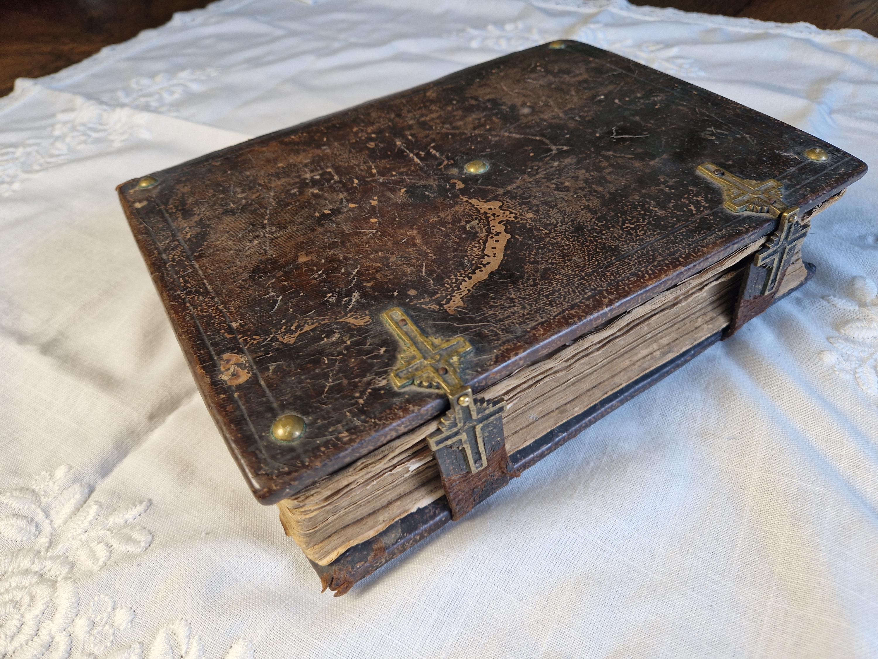 アンティーク聖書　1919年製？　イギリスで購入 アンティーク聖書 1919年製？ イギリスで購入 - メルカリ