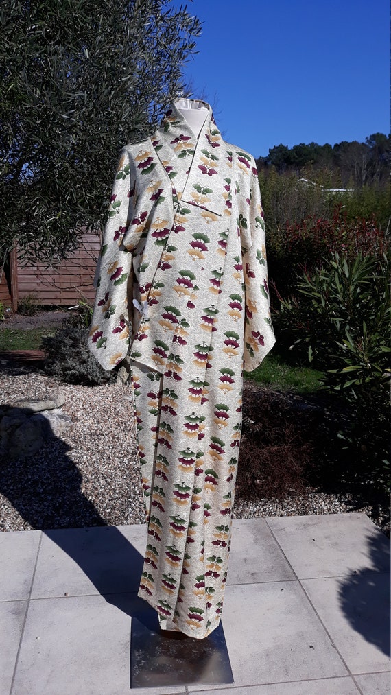 Antique Secondhand Vintage Japanese Kimono Beige Silk