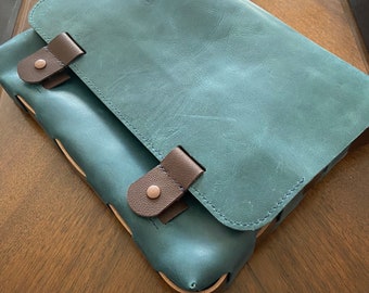 Tri-colour casual leather messenger bag