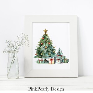 Puede incluir: Una pintura de acuarela de un &aacute;rbol de Navidad con agujas verdes, adornos rojos y detalles dorados. El &aacute;rbol est&aacute; decorado con una estrella dorada en la parte superior y rodeado de regalos envueltos con cintas rojas.