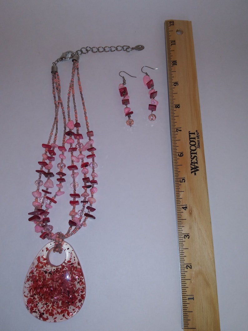 Handmade Red and Pink Mother of Pearl Pendant Neckalce Set