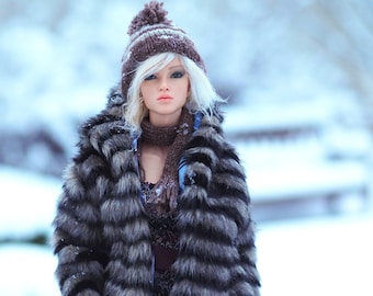 BJD 1/3 faux fur coat. Iplehouse HID size winter coat.