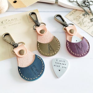 Monogram Plectrum Holder Leather Keyring, Personalised Guitar Pick Leather Sleeve Keychain, Gift for Musician Dad, Valentines Gift For Men