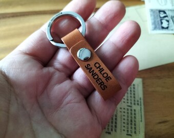 モノグラムの小さなレザーキーホルダー、彼女への3年目の記念日のプレゼント、父の日のギフトアイデア、ボンボニエール