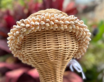 da Hawaiian Store - Rosetas auténticas de concha de cowrie, diadema Lei o Haku