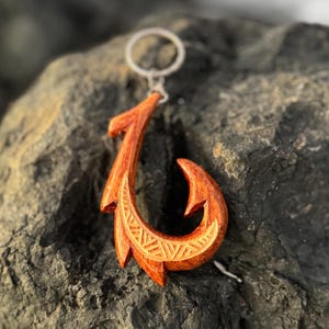Hawaiian Store Hand-Carved Polynesian Carved Fish Hook Key Chain (Choose)