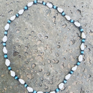 da Hawaiian Store Natural Shell and Bead Choker Necklace