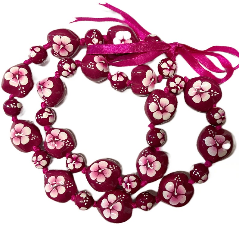 da Hawaiian Store Clase de 2024 Flor Kukui Nut Collar Lei elegir color imagen 8