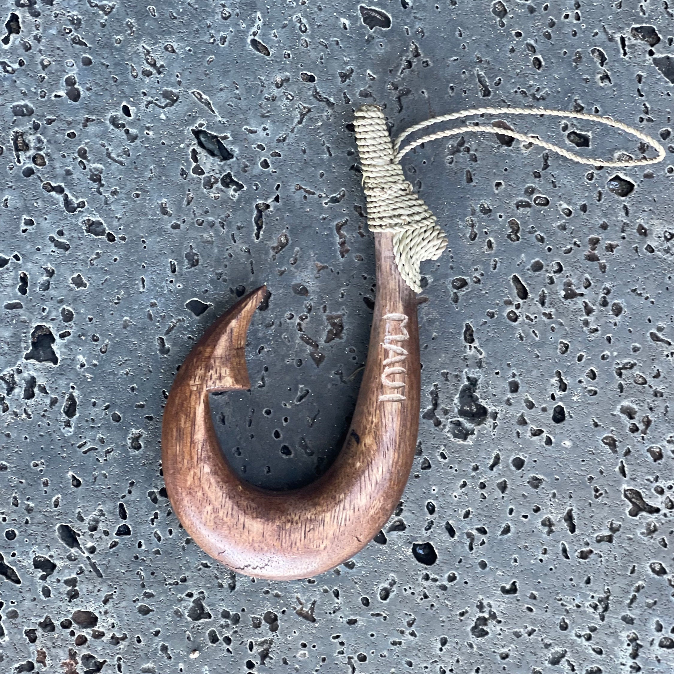Da Hawaiian Store Hand-carved Polynesian Wood Engraved Makau Fish Hook  (various Sizes) - Etsy