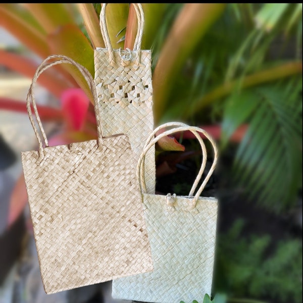 Guam Luggage Cover Lauhala White Circle Style main image 0