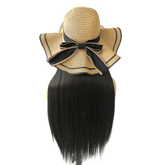 Chapeau de paille noir à large bord et couronne de cheveux