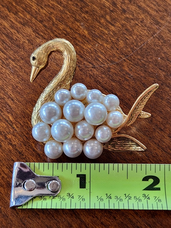 Swarovski Swan Pearl With Gold Brooch Pin Vintage… - image 3