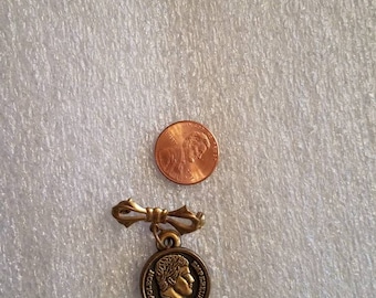 Napoleon Bonaparte  Emperor Empereur Military Leader Gold Tone Brooch Pin Antique
