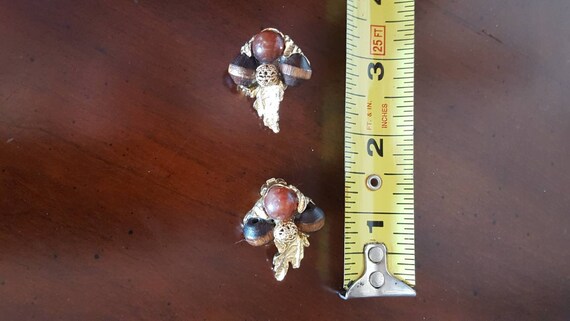 ART Brand Stamped Gold Brown Wood And Bead Clip O… - image 3