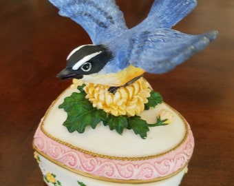 Vintage Bird With Flowers Heritage House Sing A Song Musical Music Box Plays You Are So Beautiful