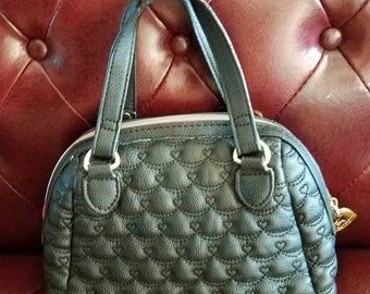 Betsey Johnson Black Heart Handbag Purse Vintage Zipper Closure