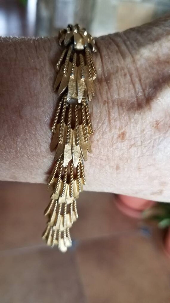 Trifari Fan Leaf Gold Tone Bracelet Signed Vintag… - image 3