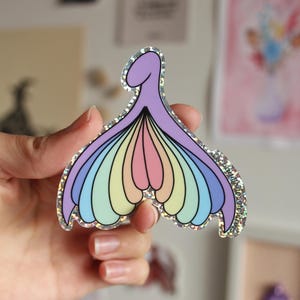 Sticker Paillettes - Autocollant Féministe Coquillage Arc-en-ciel - Sororité Sexualité Empowerment - Anatomie Pride LGBTQIA+ Queer Santé