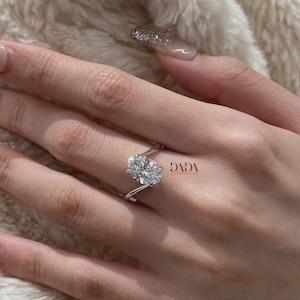 2.00CT Oval Lab Grown Diamond Engagement Ring: 18K Gold Torsion Arm, IGI Certified