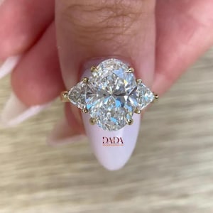 4.50CT Lab Grown Three Stone  Oval Cut with Trillion Side Diamonds 18k Yellow Gold , Lab Grown Diamond Engagement Ring,Diamond Ring women