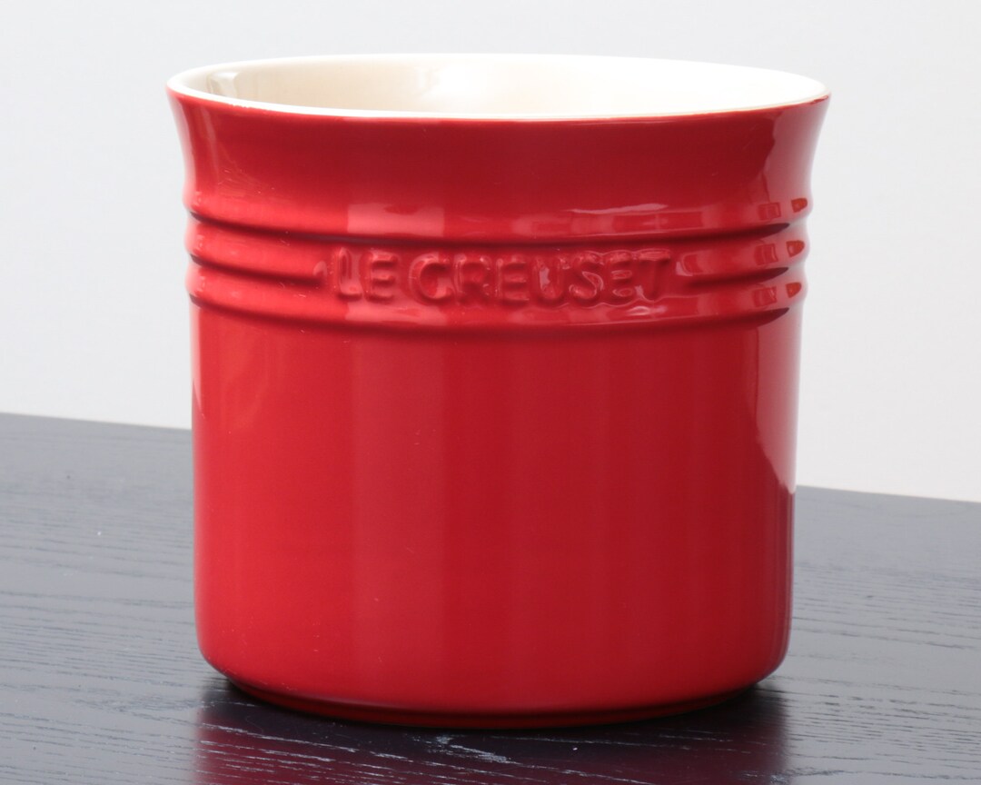 Le Creuset Large 6 Red Stoneware Utensil Holder/crock, 2.3 L/2.75 Qt