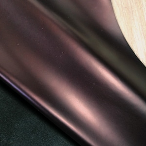 Dark PURPLE Metalllederbleche /glänzend lila metallic Leder vorgeschliffene Stücke.