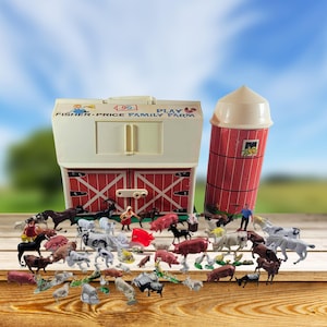 Vintage 1960&#39;s Fisher Price Little People Farm Playset