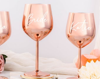 Copa de vino de oro rosa / copa de vino de acero inoxidable / regalo de dama de honor personalizada / regalos para ella / vasos de tallo irrompibles / regalos de boda