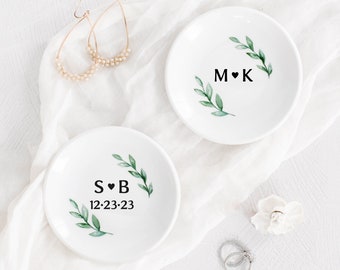 Personalized Engagement Gift, Initials Date Ring Dish, Wedding Gift for Bride and Groom, Bridal Shower Gift for Her, Custom Anniversary Gift