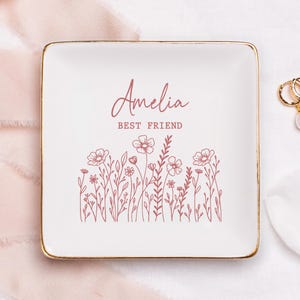 Best Friend Gift, Personalized Jewelry Dish, Elegant Bridesmaid Bestie Gift, Perfect BFF Birthday Gifts, Custom Name Wildflower Ring Dish