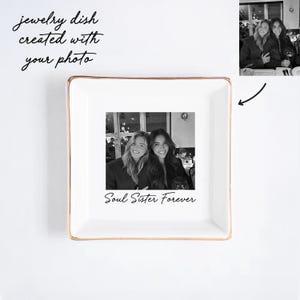 Bandeja personalizada con foto para mejores amigas: Regalos navideños sentimentales, ideales para rellenar calcetines navideños. imagen 2