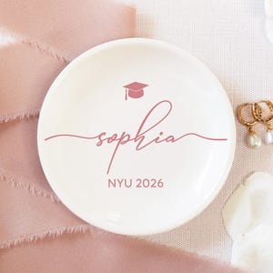 Regalo de graduación personalizado, plato de joyería personalizado, regalo de graduación universitaria de 2026 para ella, regalos de maestría, regalos de graduación de doctorado