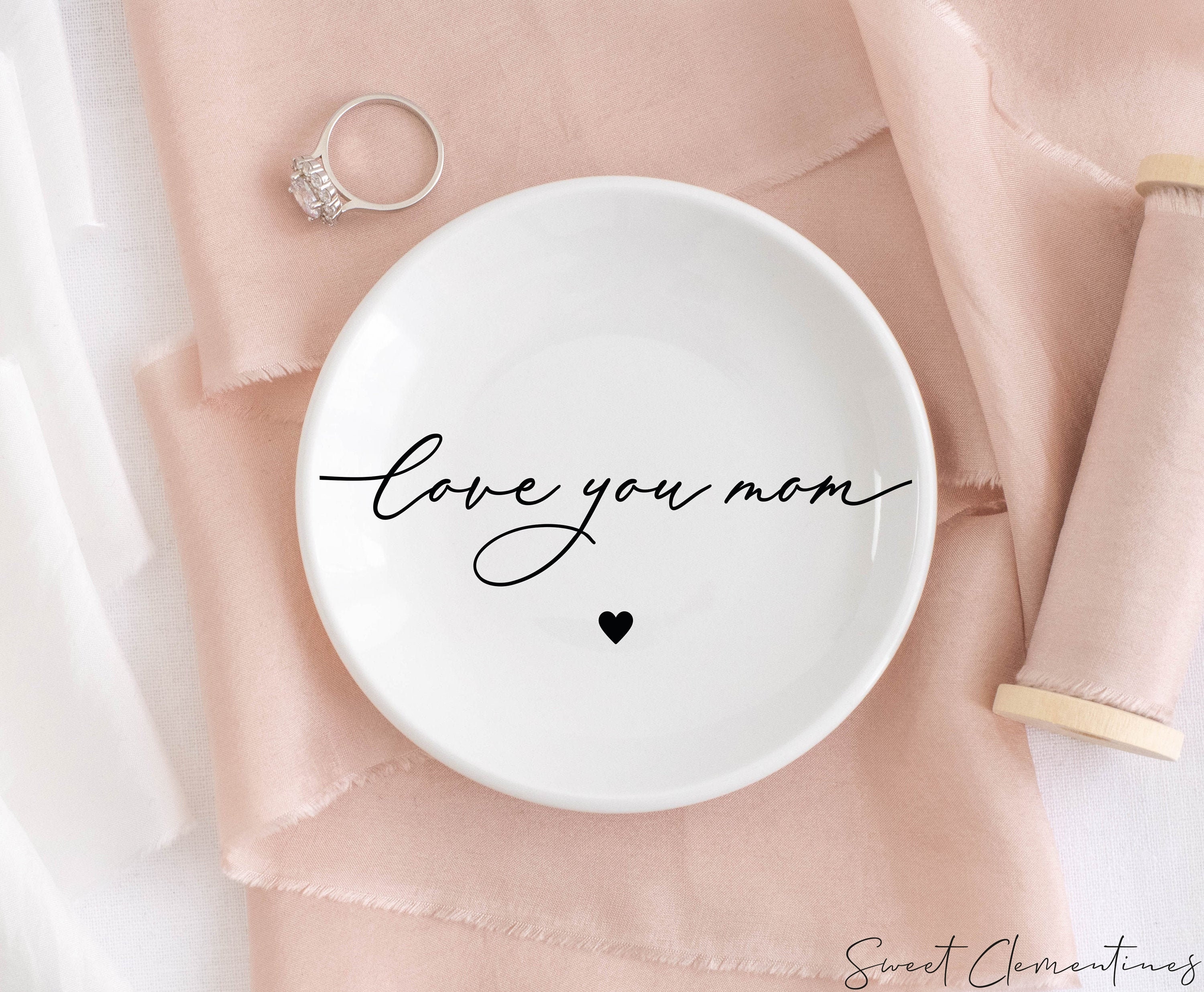 Mother's Day Jewelry Organizer "I Love You Mom" Ceramic Jewelry Tray - Elegant Ring Dish For Mother's Day & Special Occasions Personalized Mom Gift