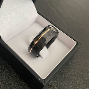 Anello inserto in zirconio nero e oro