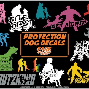 Könnte beinhalten: Eine Sammlung mehrfarbiger Vinyl-Aufkleber mit Silhouetten von Schutzhunden und Hundeführern sowie Texten wie "Locked and Loaded", "Bite First", "Get a Grip", "Homeland Security", "Doors Are Locked" und "Schutzhund" auf einem schwarzen Hintergrund.