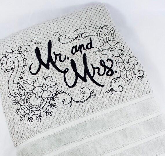 MR /& MRS TOWEL SET BLACK EMBROIDERY ON WHITE TOWEL WEDDING GIFT