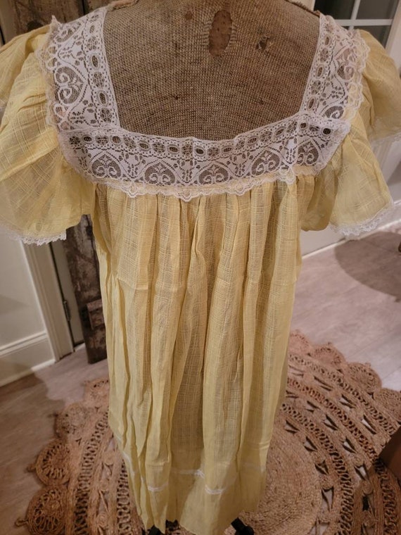 Vintage Cotton and Lace Peasant Dress - image 2