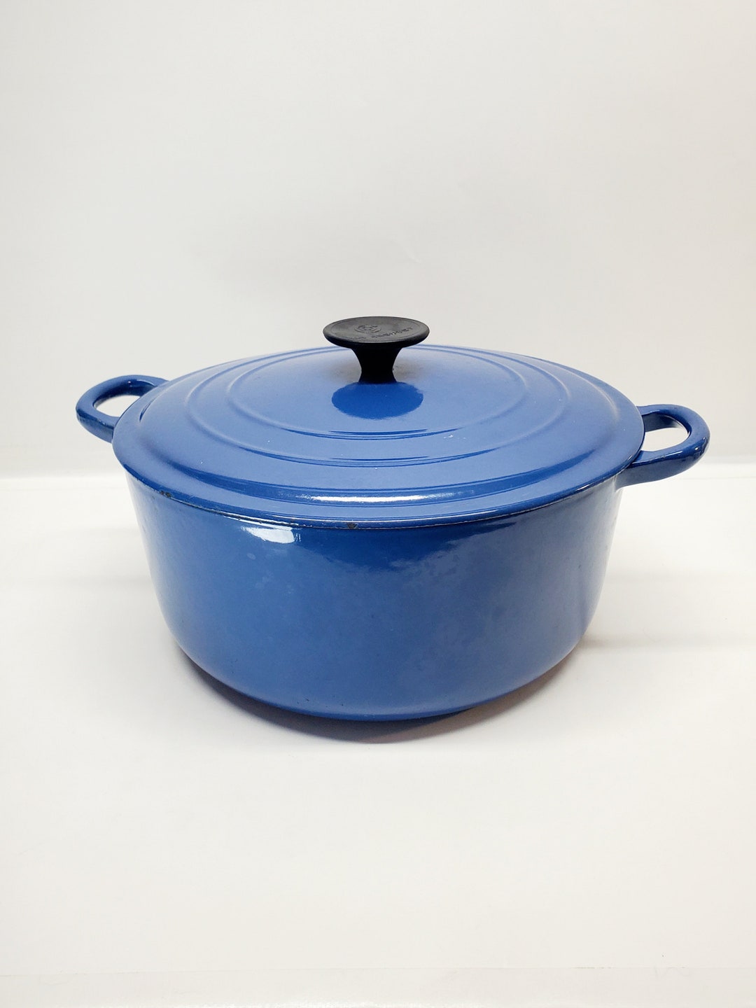 Le Creuset, Made in France, Round Enamel Cast Iron Dutch Oven in