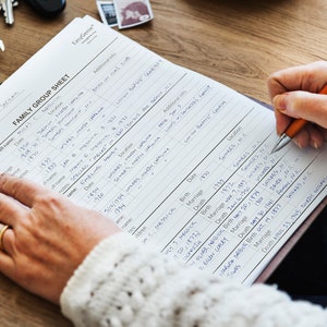 GROTE PRINT Genealogische kaarten en formulieren Kit gedrukt op zuurvrij papier (30 vellen)