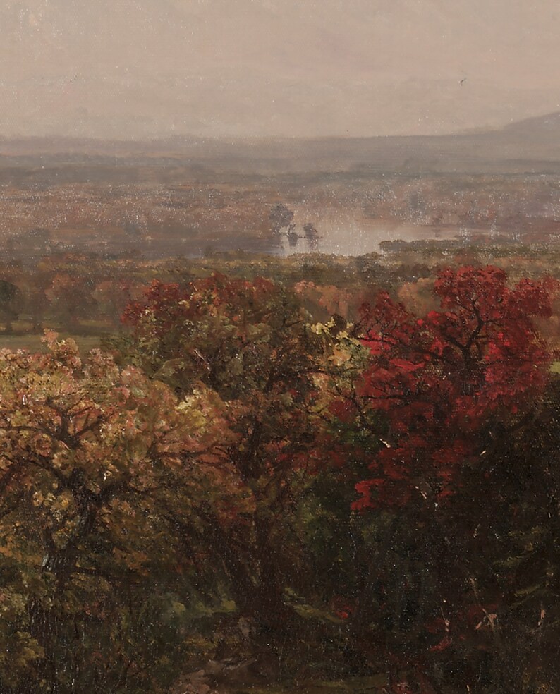 Puede incluir: Una pintura de un paisaje con un r&iacute;o en la distancia. El primer plano est&aacute; lleno de &aacute;rboles en varios tonos de verde, marr&oacute;n y rojo. El cielo es de un gris brumoso.