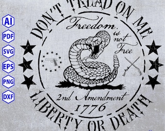 Puede incluir: Diseño gráfico en blanco y negro con una serpiente de cascabel con el texto "Don't Tread On Me", "Freedom is not Free", "2nd Amendment 1776" y "Liberty or Death".