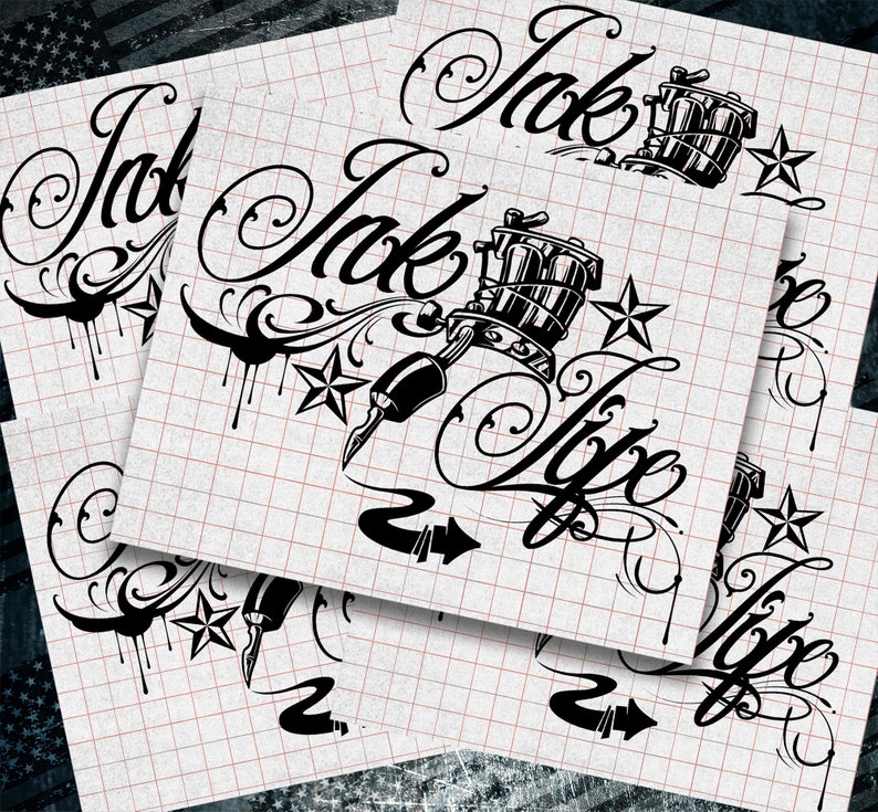 Op de afbeelding: Zwart-witte illustratie van een tatoeagemachine met druppelende inkt, een ster en de woorden "Ink Type" in een gestileerd lettertype.