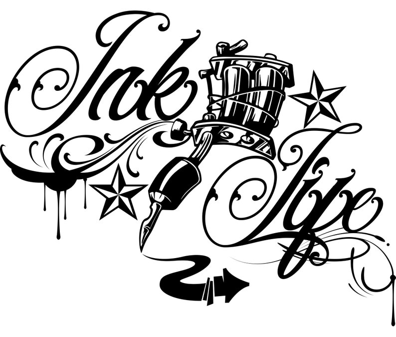 Op de afbeelding: Zwart-witte illustratie van een tatoeagemachine met de woorden "Ink Life" in een gestileerd lettertype. De illustratie bevat een ster en een druppel inkt.