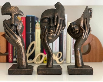 Abstract Face & Hand Statue – Modern Feminine Sculpture – Handmade Concrete Decor Gift
