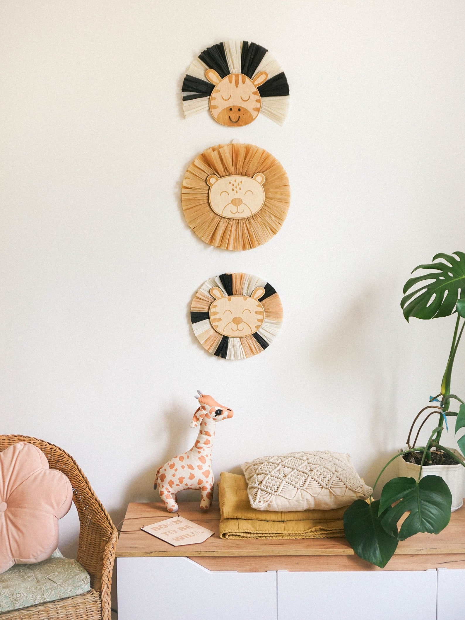 raffia jungle animal decor