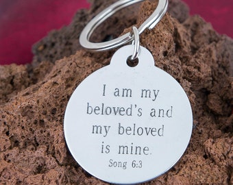Bijbelvers sleutelhanger koppels geschenk, lied 6:3, ik ben mijn geliefden en mijn geliefde is mijn geschenk, religieus christelijk paar man vriendje cadeau