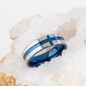 Anillo de cruz azul para hombre, anillo de regalo personalizado, anillo con cruz grabada, regalo de aniversario, anillo con mensaje personalizado para novio, regalo de interior azul